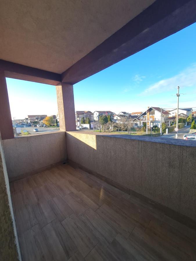 Airport Molko Apartments Surčin Exteriör bild