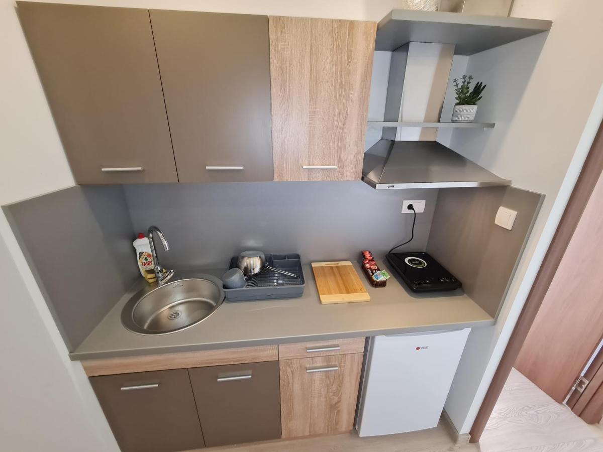 Airport Molko Apartments Surčin Exteriör bild