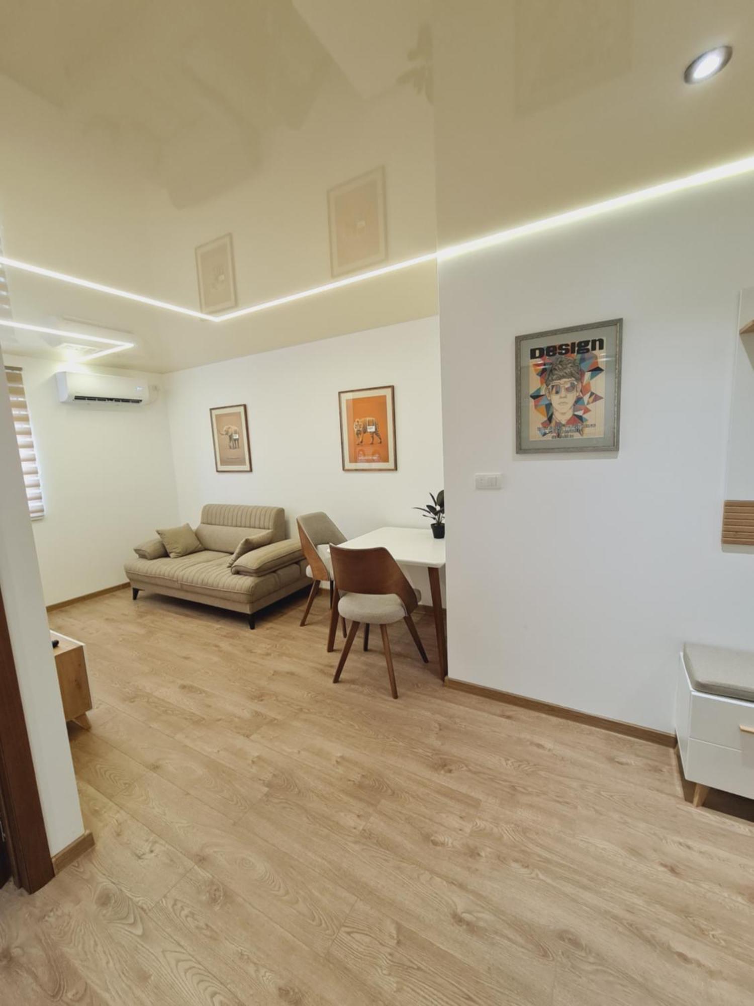 Airport Molko Apartments Surčin Exteriör bild